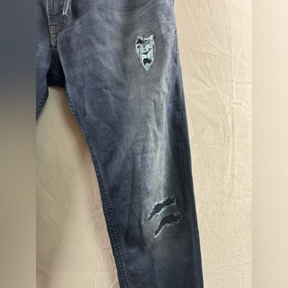 Diesel THAVAR SP-NE 0676E Slim-Skinny Distressed  Jogg Jeans - Picture 4 of 8